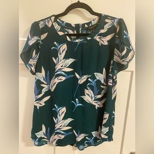 41 Hawthorn floral tulip sleeve top